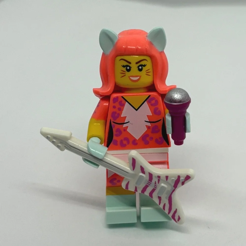 LEGO Movie Candy Singer Minifigure 71029 Kitty Pop Star Guitar & Microphone